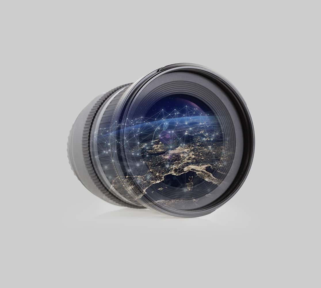 Abbildung Objektiv mit der Welt
